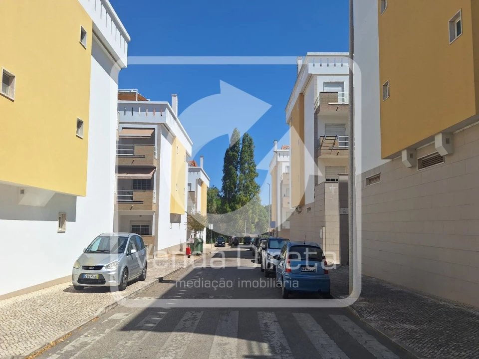 Apartamento T3 para Venda em Palhais e Coina Foto 26