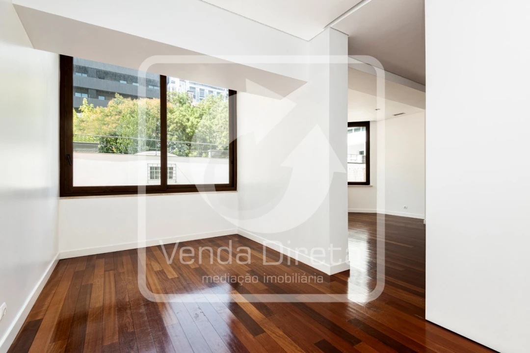 Apartamento T4 para Venda em Avenidas Novas Foto 5