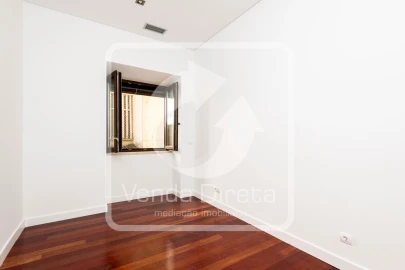 Apartamento T4 para Venda em Avenidas Novas