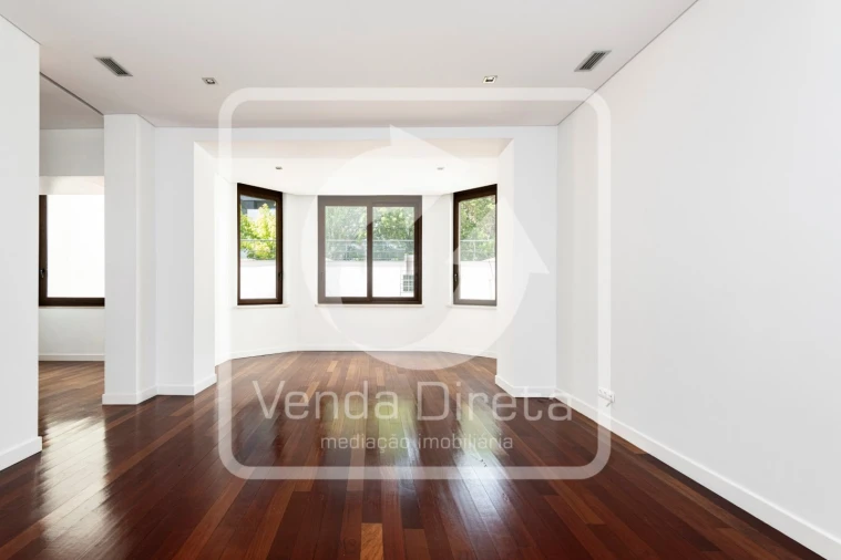 Apartamento T4 para Venda em Avenidas Novas Foto 3