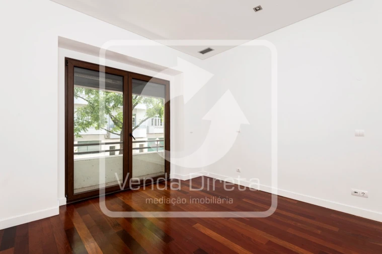 Apartamento T4 para Venda em Avenidas Novas Foto 11