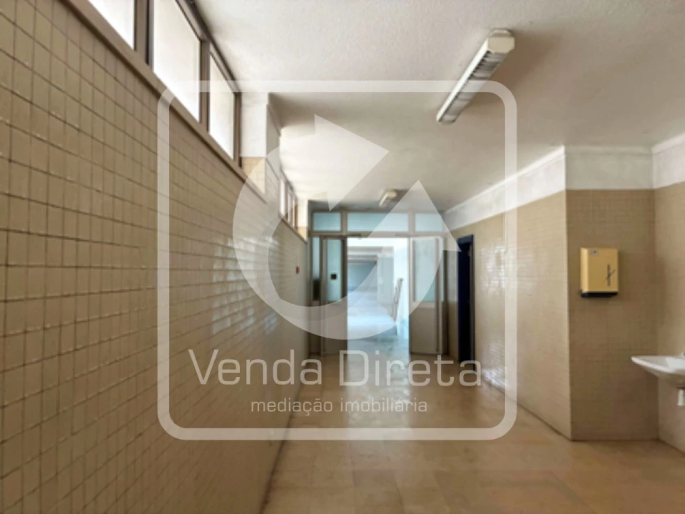 Armazém para Venda em Alfragide Foto 9