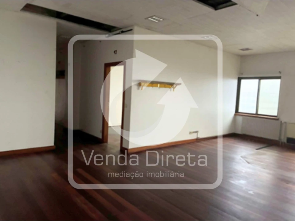 Armazém para Venda em Alfragide Foto 11