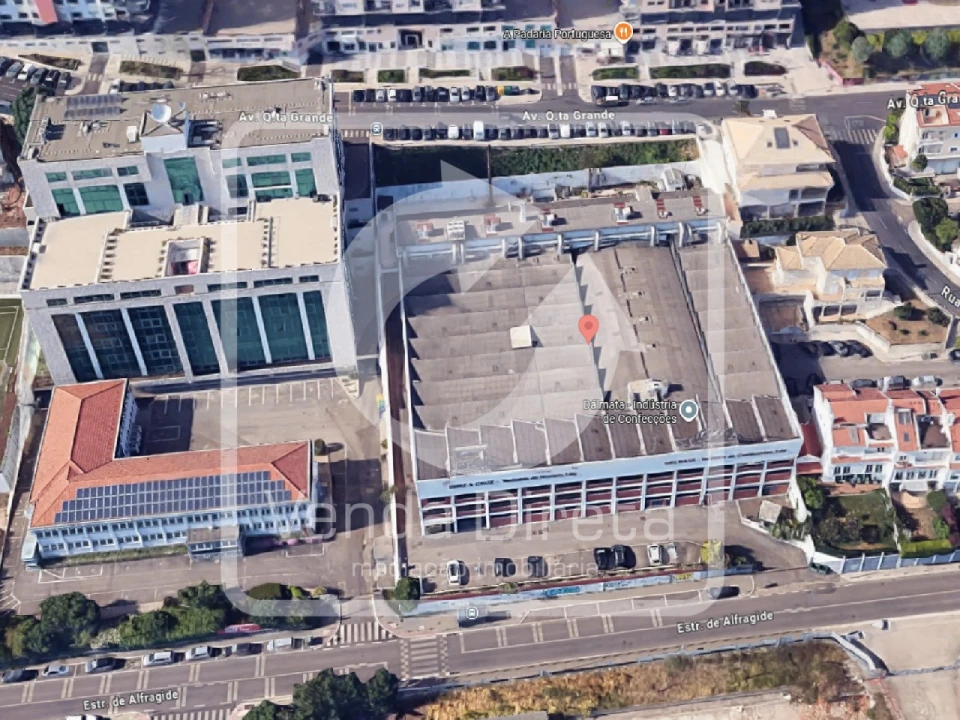 Armazém para Venda em Alfragide Foto 18