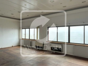 Armazém para Venda em Alfragide