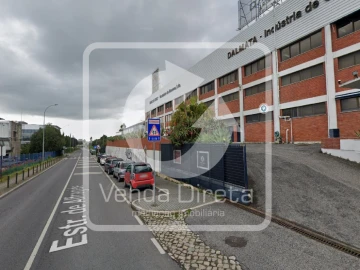 Armazém para Venda em Alfragide