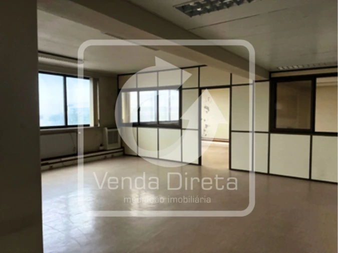 Armazém para Venda em Alfragide Foto 7