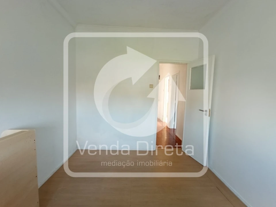 Apartamento T2 para Venda em Carnaxide e Queijas Foto 16
