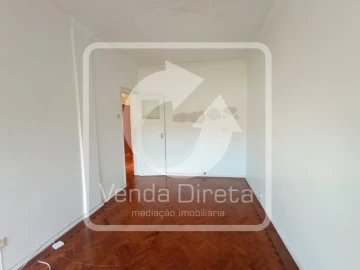 Apartamento T2 para Venda em Carnaxide e Queijas