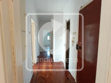 Apartamento T2 para Venda em Carnaxide e Queijas