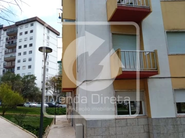 Apartamento T2 para Venda em Carnaxide e Queijas