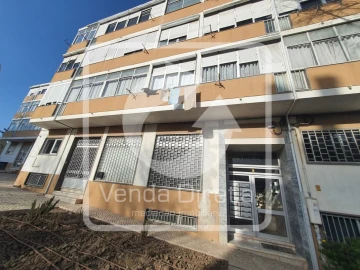 Apartamento T2 para Venda em Carnaxide e Queijas