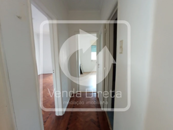 Apartamento T2 para Venda em Carnaxide e Queijas Foto 15