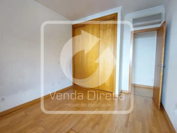 Apartamento T3 para Venda em Santa Maria e São Miguel, São Martinho, São Pedro Penaferrim