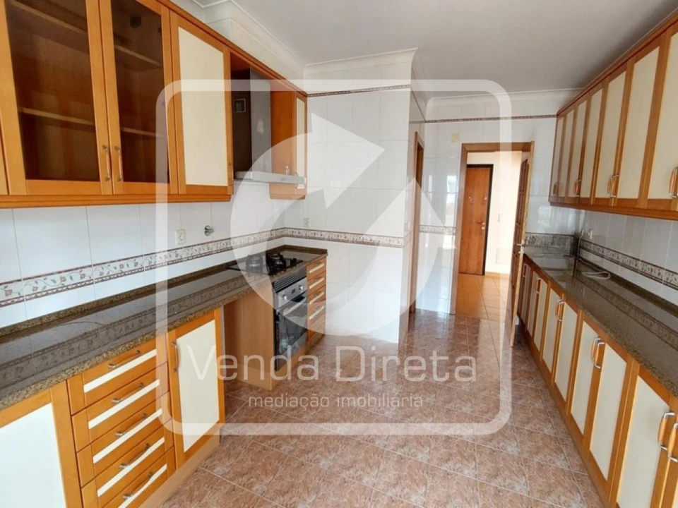 Apartamento T4 para Venda em Santa Maria e São Miguel, São Martinho, São Pedro Penaferrim Foto 11