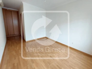 Apartamento T4 para Venda em Santa Maria e São Miguel, São Martinho, São Pedro Penaferrim