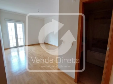 Apartamento T4 para Venda em Santa Maria e São Miguel, São Martinho, São Pedro Penaferrim