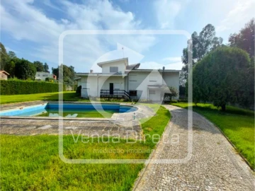 Moradia T5 para Venda em Ruivães e Novais