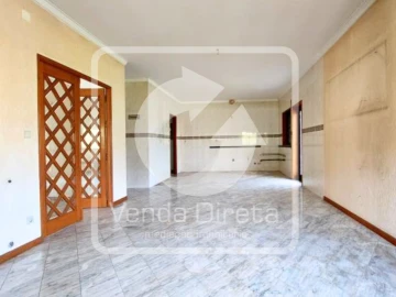 Moradia T5 para Venda em Ruivães e Novais