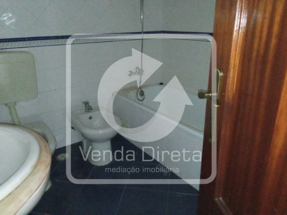 Apartamento T2 para Venda em Amora Foto 18