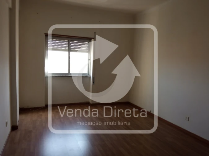 Apartamento T2 para Venda em Amora Foto 11
