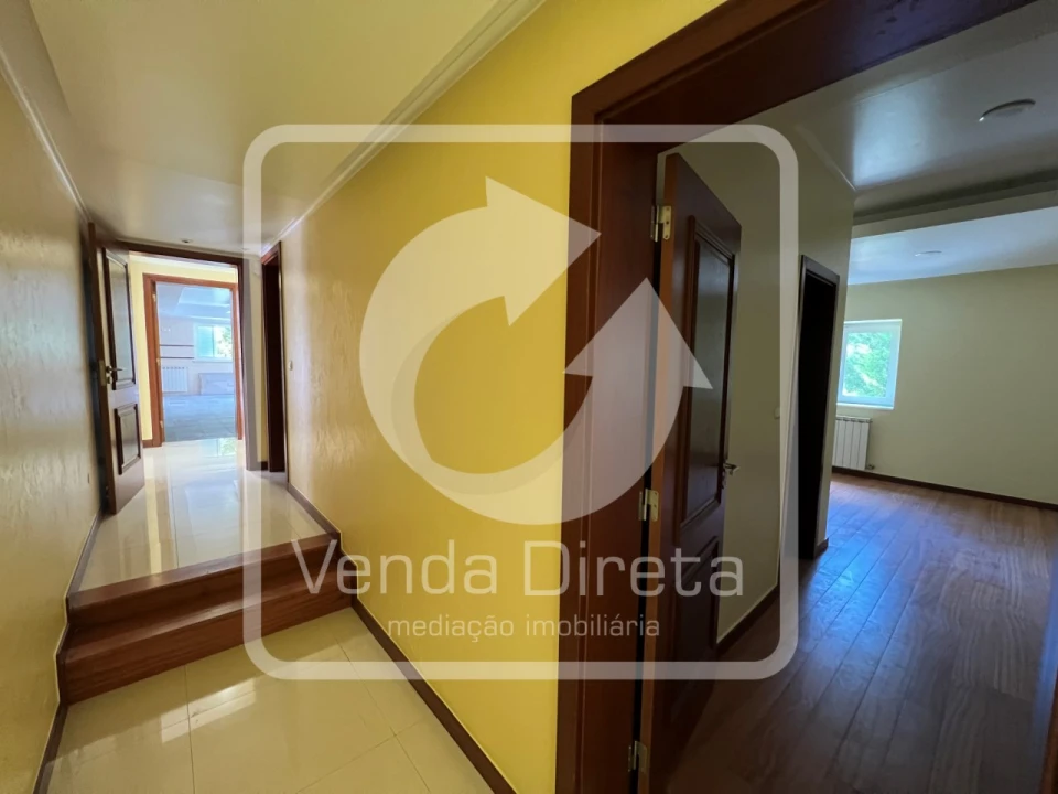 Moradia T6 para Venda em Queluz e Belas Foto 18