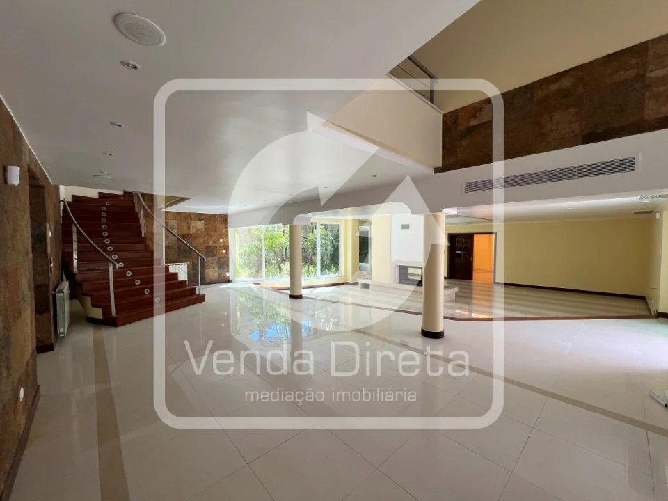 Moradia T6 para Venda em Queluz e Belas Foto 30