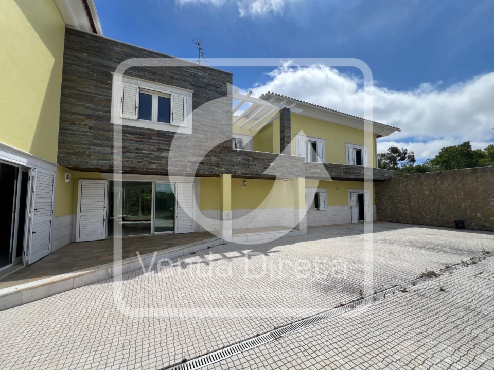 Moradia T6 para Venda em Queluz e Belas Foto 1