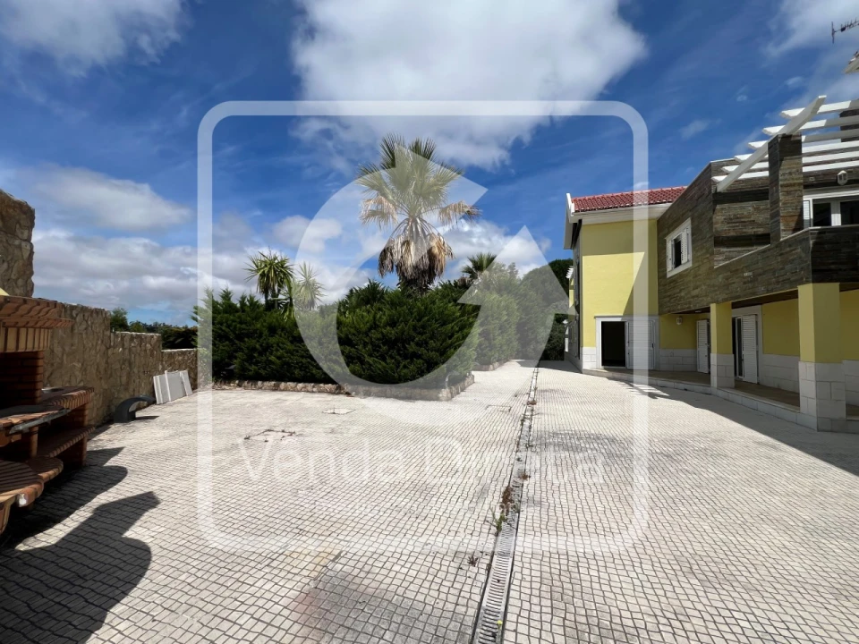 Moradia T6 para Venda em Queluz e Belas Foto 35