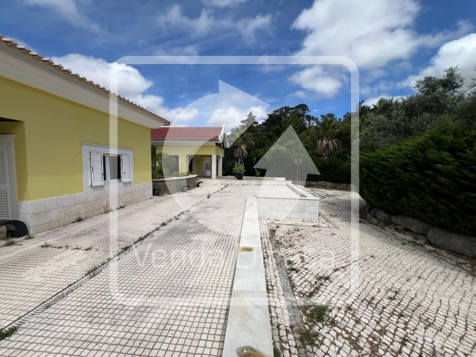 Moradia T6 para Venda em Queluz e Belas Foto 45