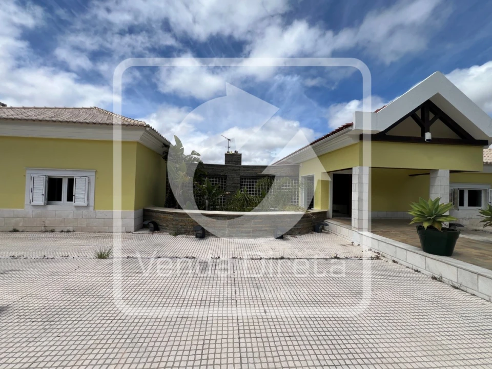 Moradia T6 para Venda em Queluz e Belas Foto 46