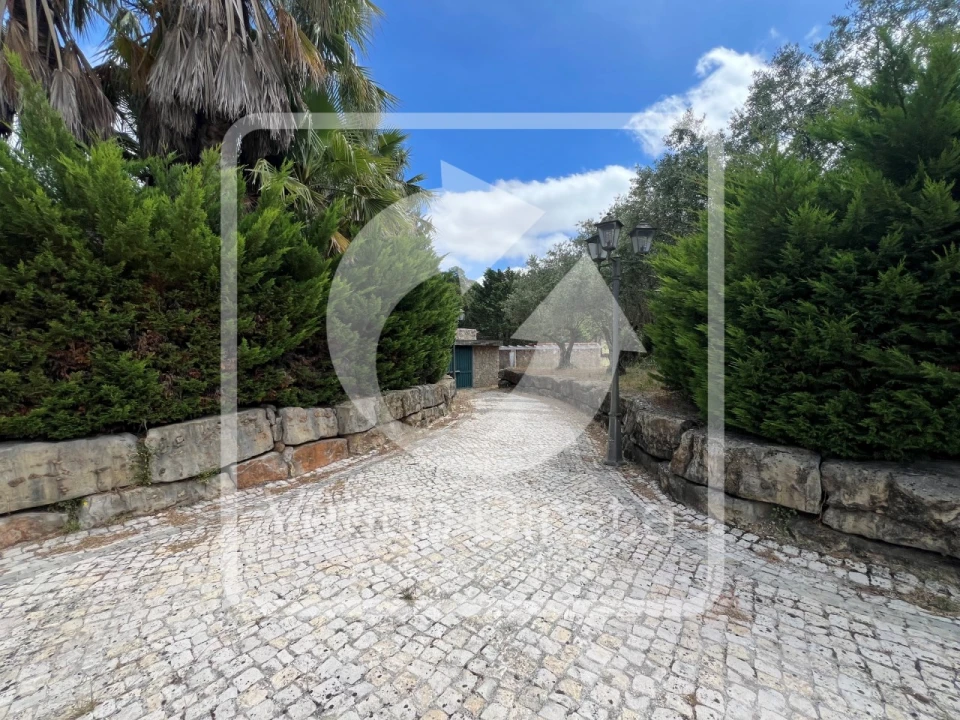 Moradia T6 para Venda em Queluz e Belas Foto 47