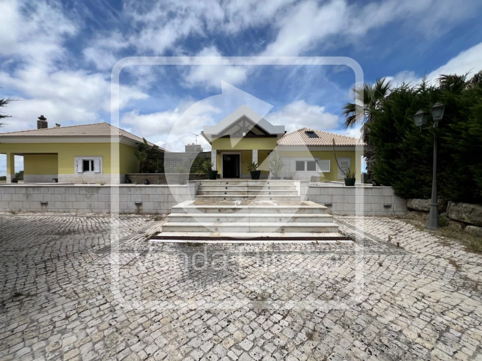 Moradia T6 para Venda em Queluz e Belas Foto 48