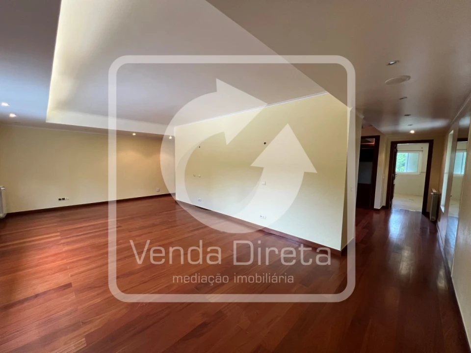 Moradia T6 para Venda em Queluz e Belas Foto 54