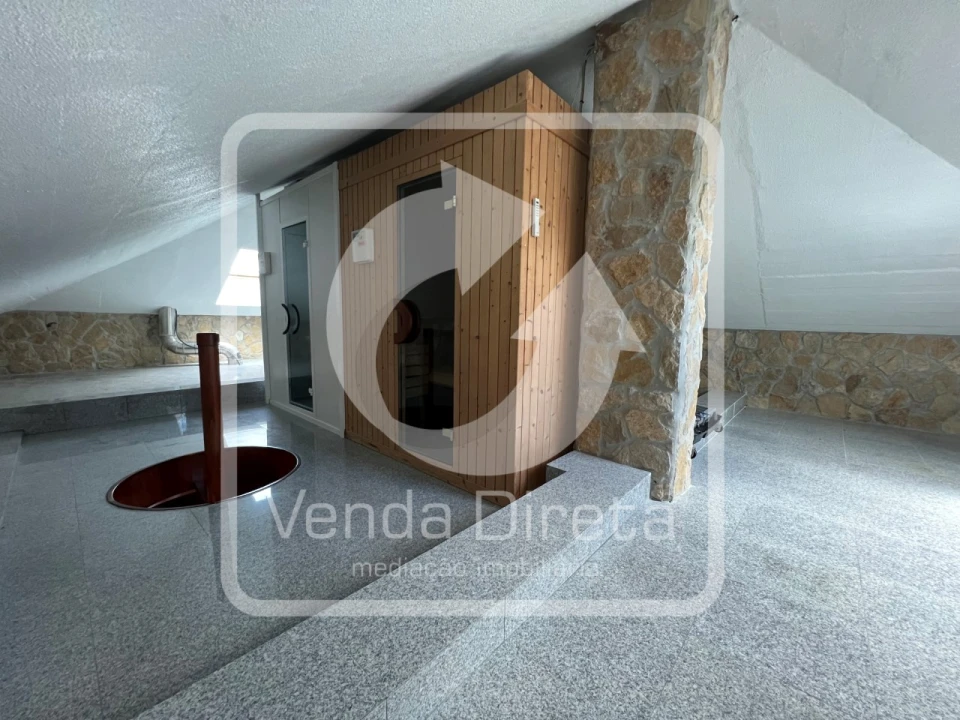Moradia T6 para Venda em Queluz e Belas Foto 57