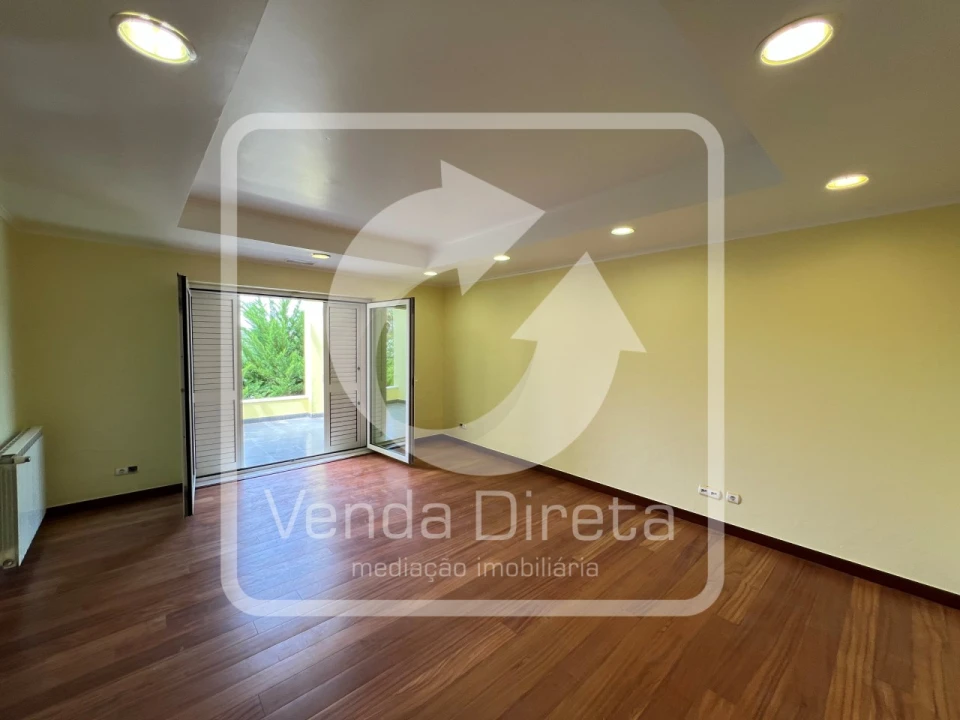 Moradia T6 para Venda em Queluz e Belas Foto 58