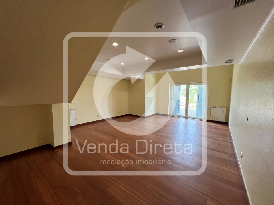 Moradia T6 para Venda em Queluz e Belas Foto 71