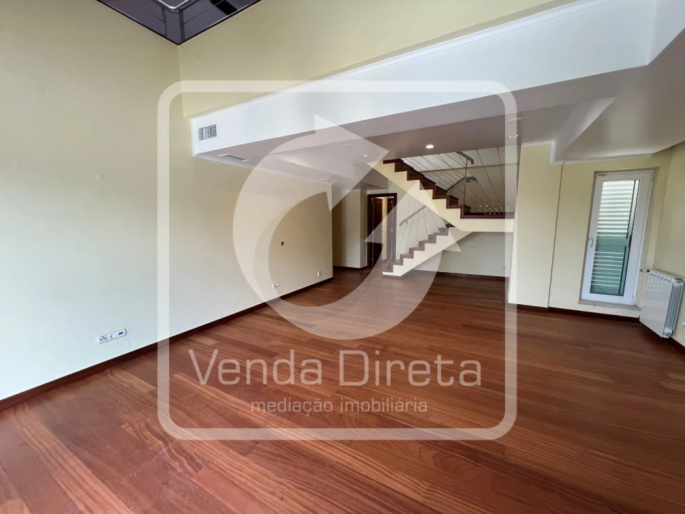 Moradia T6 para Venda em Queluz e Belas Foto 74