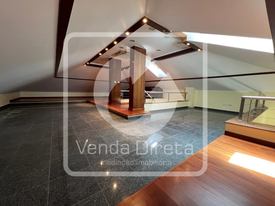 Moradia T6 para Venda em Queluz e Belas Foto 78