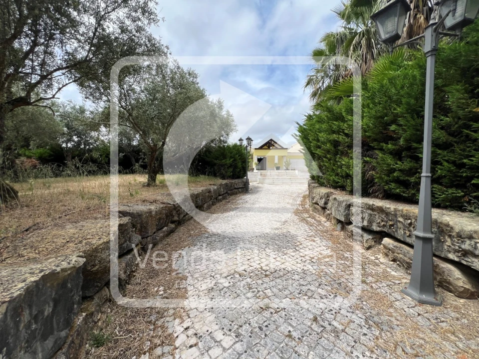 Moradia T6 para Venda em Queluz e Belas Foto 79