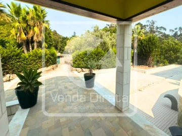 Moradia T6 para Venda em Queluz e Belas