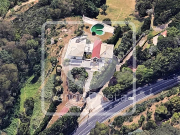 Moradia T6 para Venda em Queluz e Belas