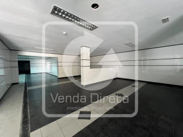 Moradia T6 para Venda em Queluz e Belas