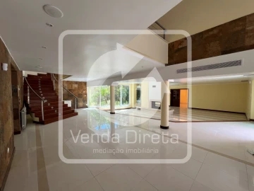 Moradia T6 para Venda em Queluz e Belas