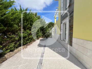 Moradia T6 para Venda em Queluz e Belas