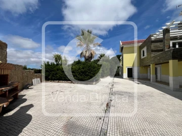Moradia T6 para Venda em Queluz e Belas