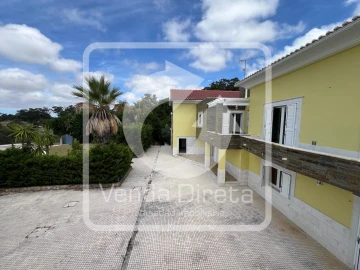 Moradia T6 para Venda em Queluz e Belas