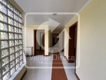Moradia T6 para Venda em Queluz e Belas