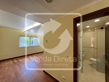 Moradia T6 para Venda em Queluz e Belas