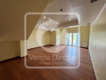 Moradia T6 para Venda em Queluz e Belas